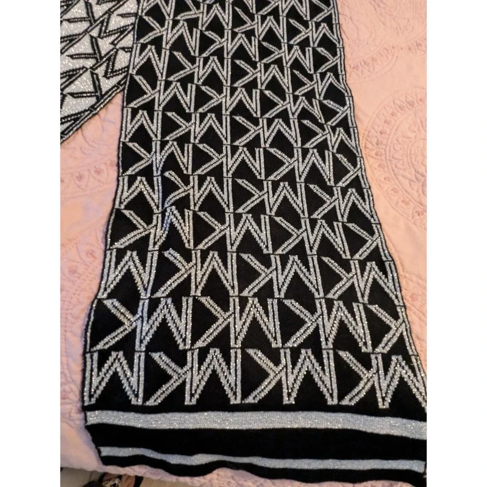 Michael Kors Womens Infinity Loop Scarf Printed Knitted Black Gray Metallic 60in